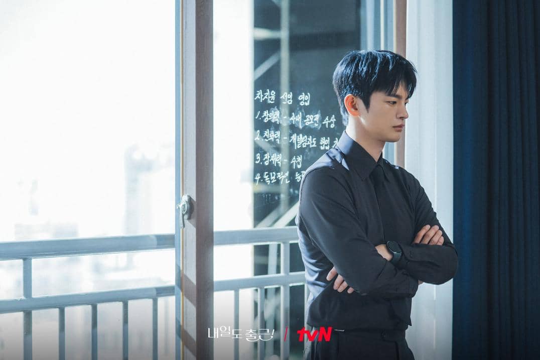 7 Kebiasaan Baik Si Woo di See You at Work Tomorrow, Inspiratif!
