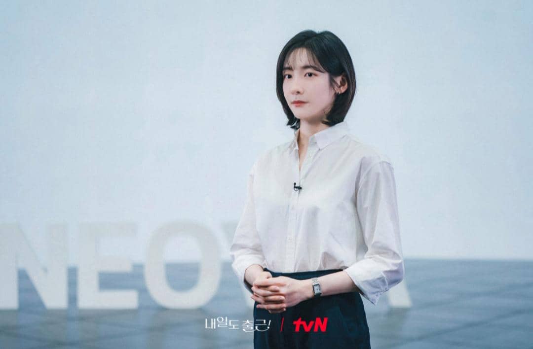 7 Upaya Cha Ji Yoon Sukses Presentasi di See You at Work Tomorrow