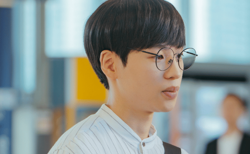 Yoon Jung Hoon di drama See You at Work Tomorrow!