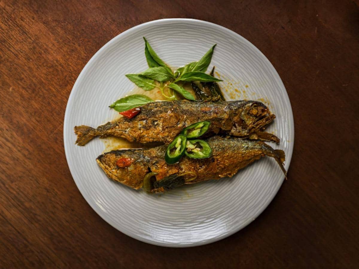 Resep Pepes Ikan Kembung Kemangi Bumbu Kuning, Gurih Nagih!
