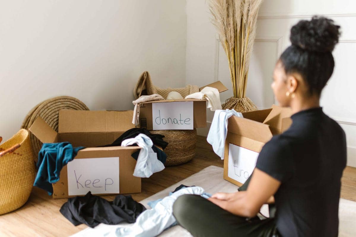 5 Barang di Rumah yang Sebaiknya Tidak Ditumpuk Terlalu Lama