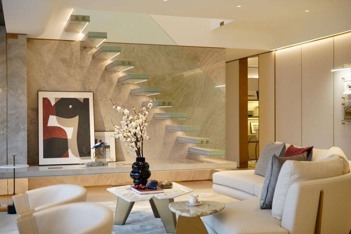 ilustrasi interior area bawah tangga