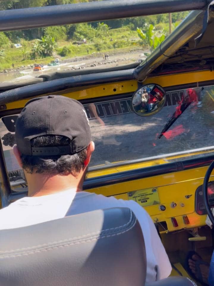 Keluarga Cynthia Lamusu berwisata ke Gunung Merapi