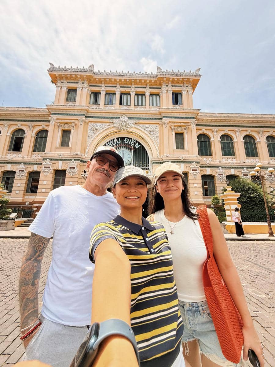 Haico Van Der Veken dan keluarga liburan di Vietnam
