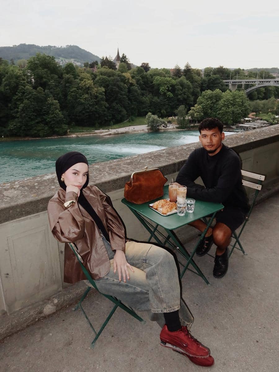 Emy Aghnia dan suami berkeliling Kota Bern