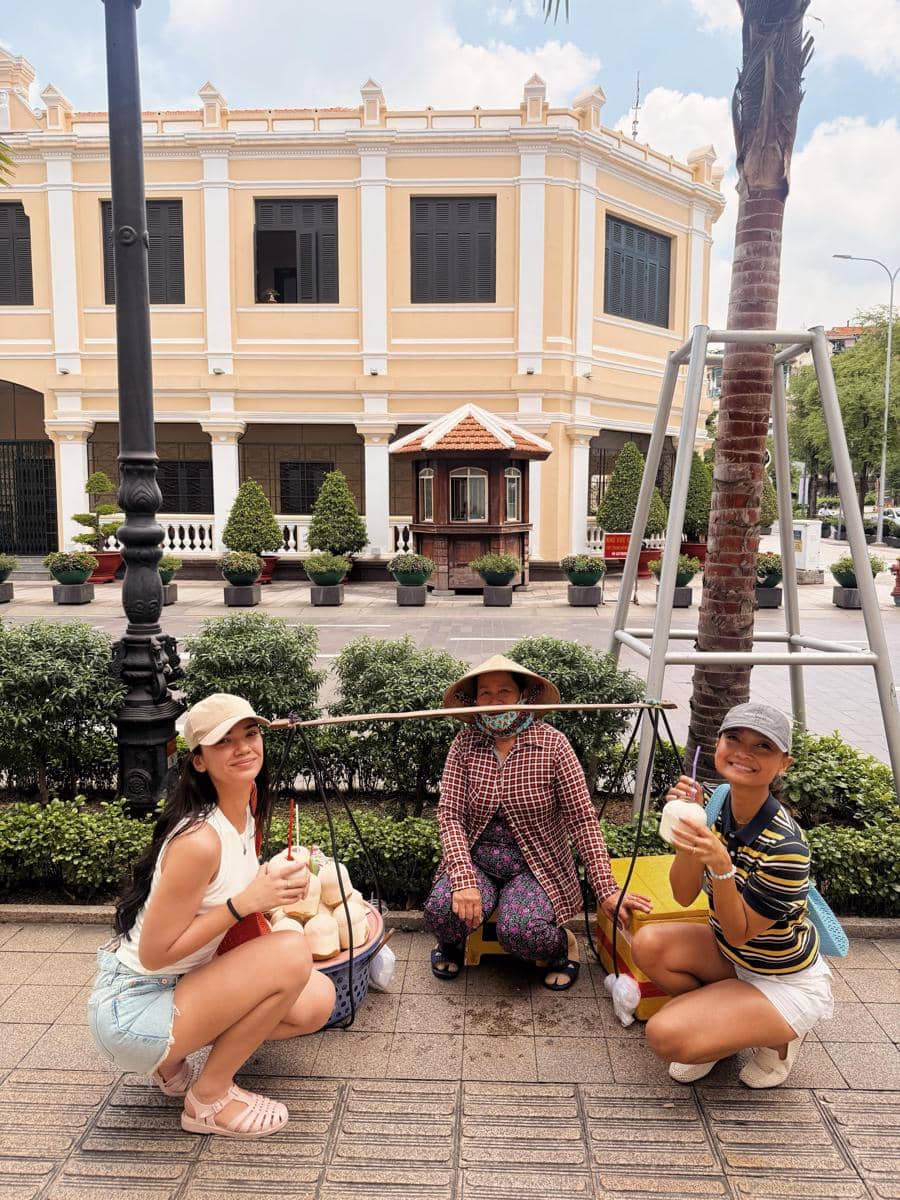 Haico Van Der Veken dan keluarga liburan di Vietnam