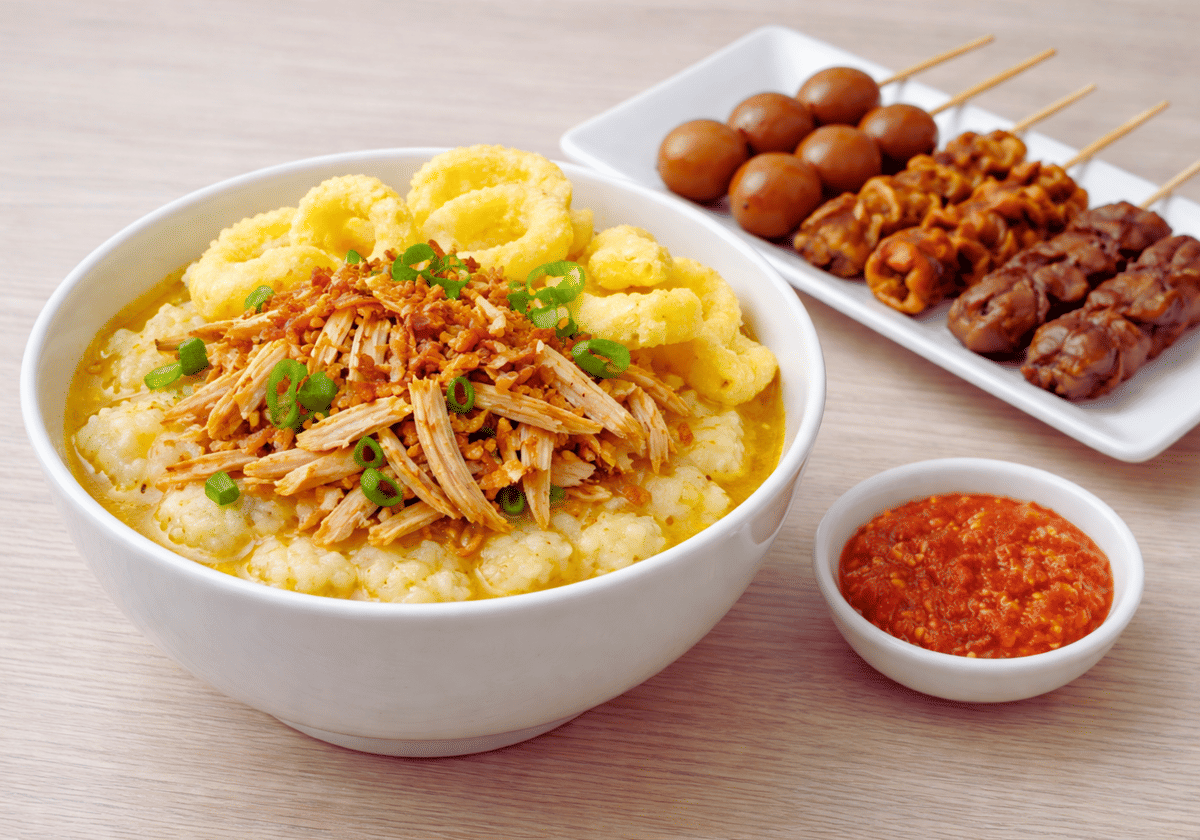 semangkok bubur ayam hangat