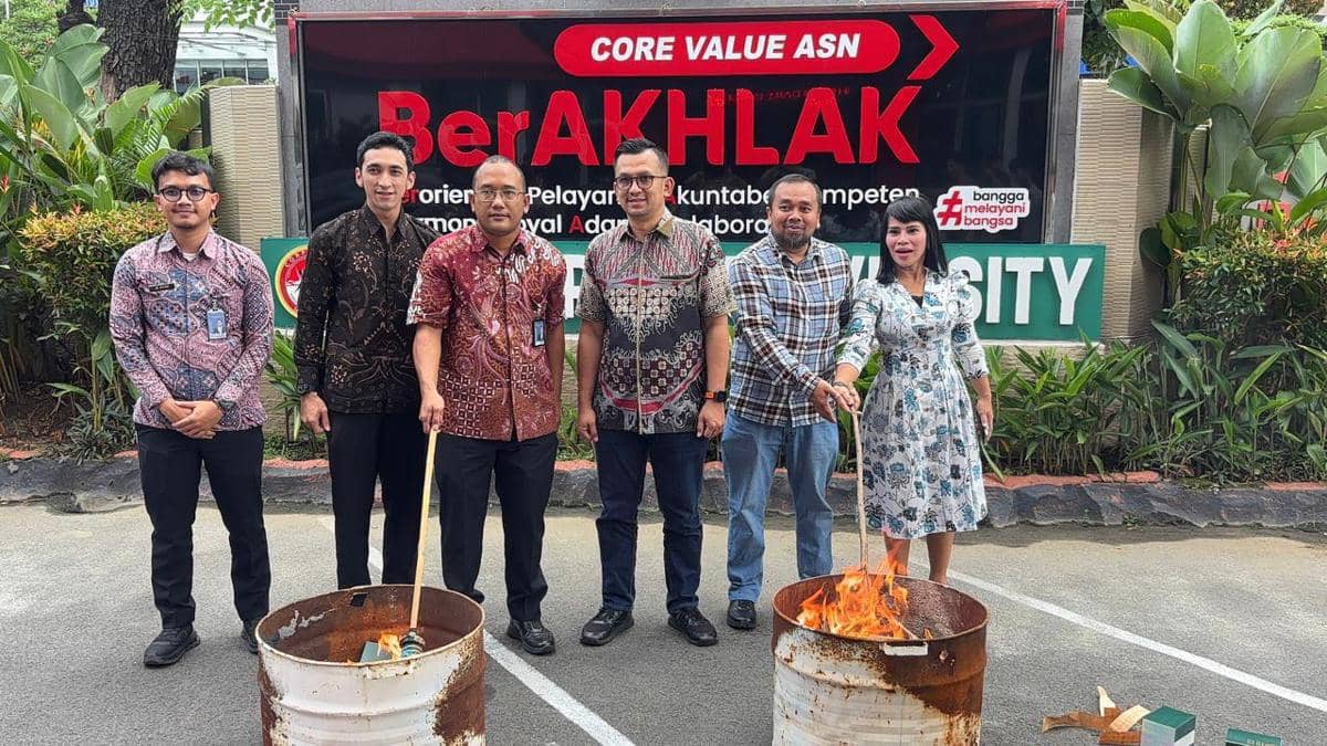 Imigrasi Sumut Musnahkan Ribuan Blangko Paspor Usang
