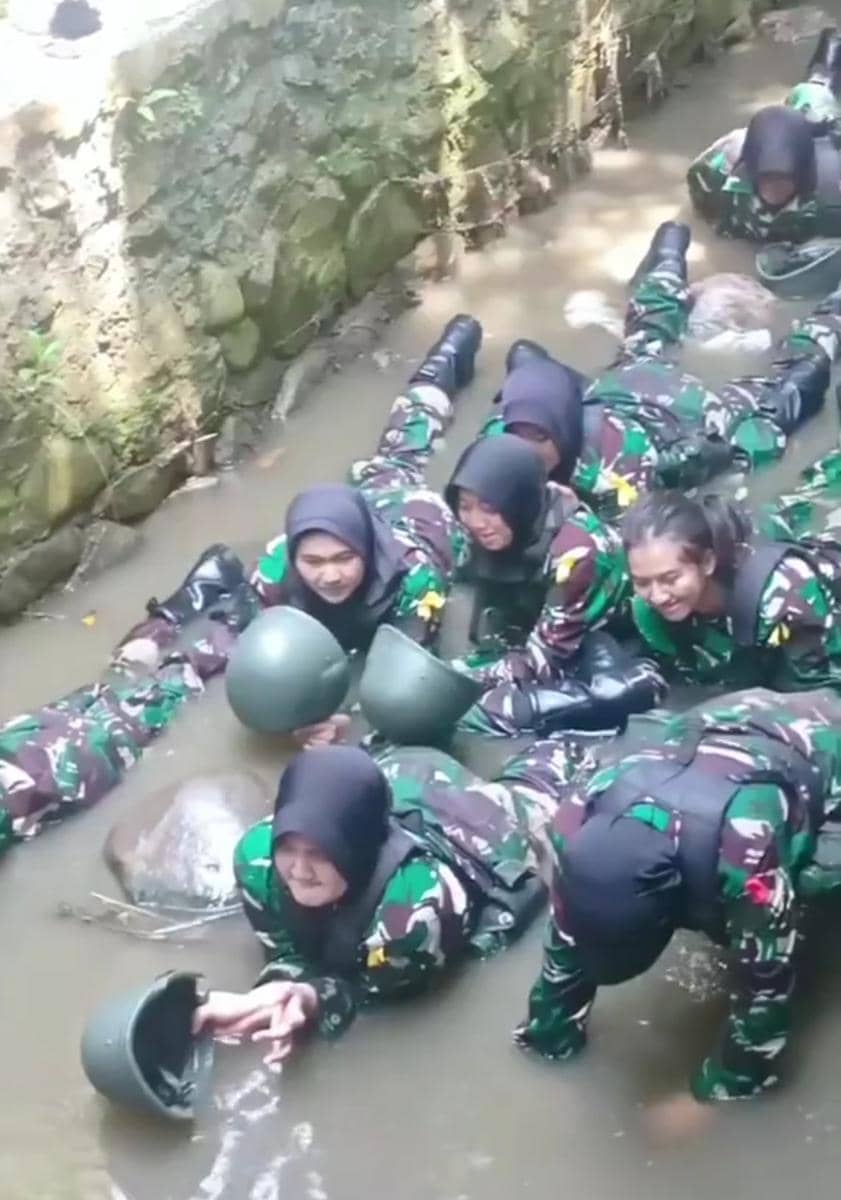 Kemhan Sebut Viral Video Calon Manajer Kopdes Merayap di Got Hoaks