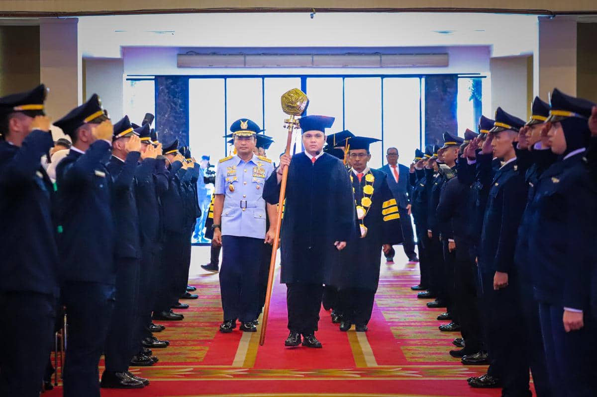 Hadiri Wisuda Unsurya, KSAU Ingatkan Integritas-Berpikir Kritis di Era AI