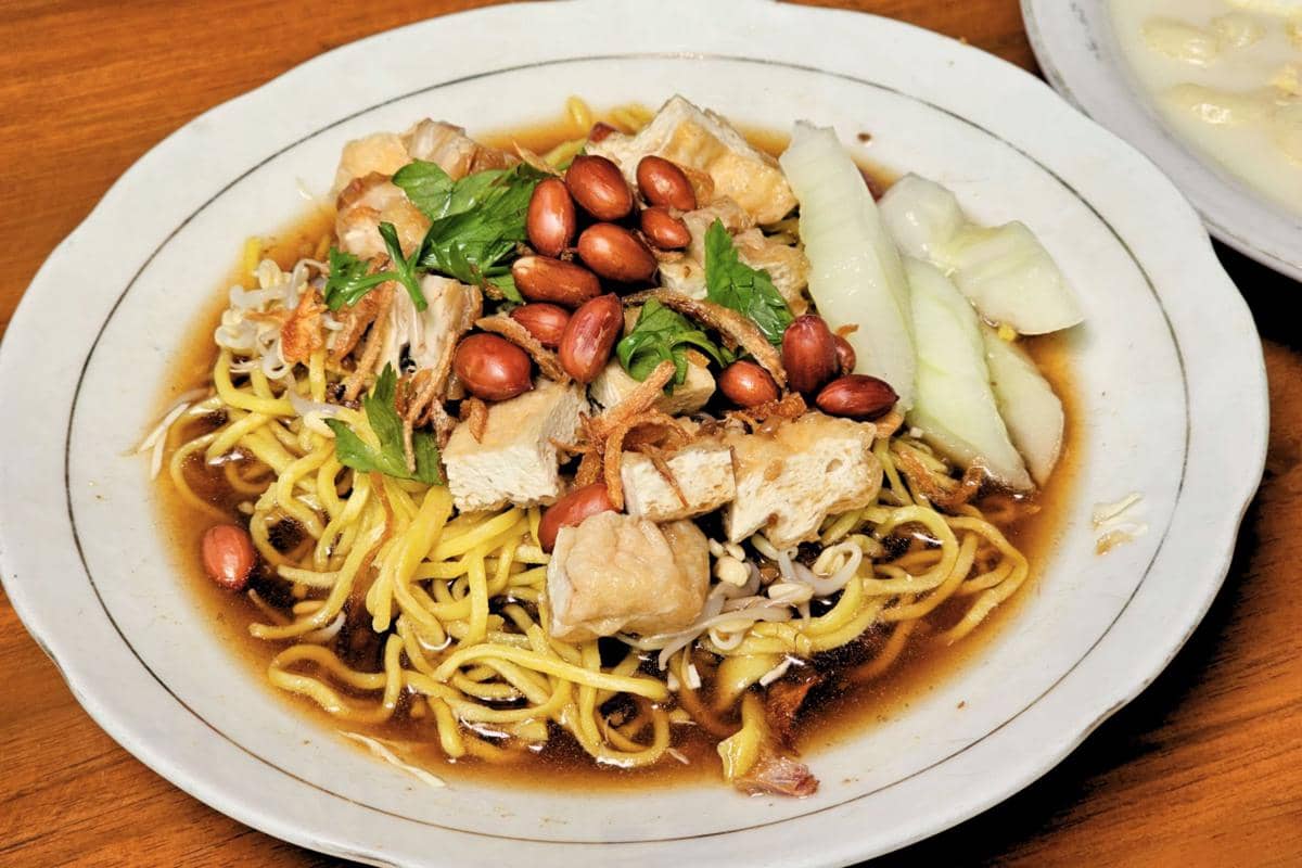 5 Kuliner Hidden Gems di Sekitar Pura Mangkunegaran Solo, Wajib Coba!