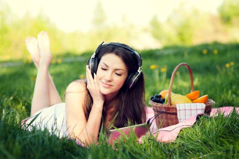 ilustrasi perempuan me time