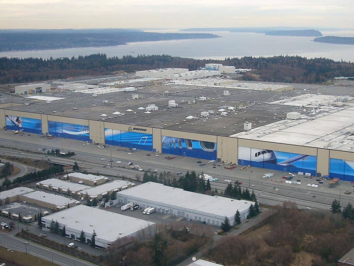 potret fasilitas Boeing Everett, tempat pesawat Boeing 747-8 dibangun