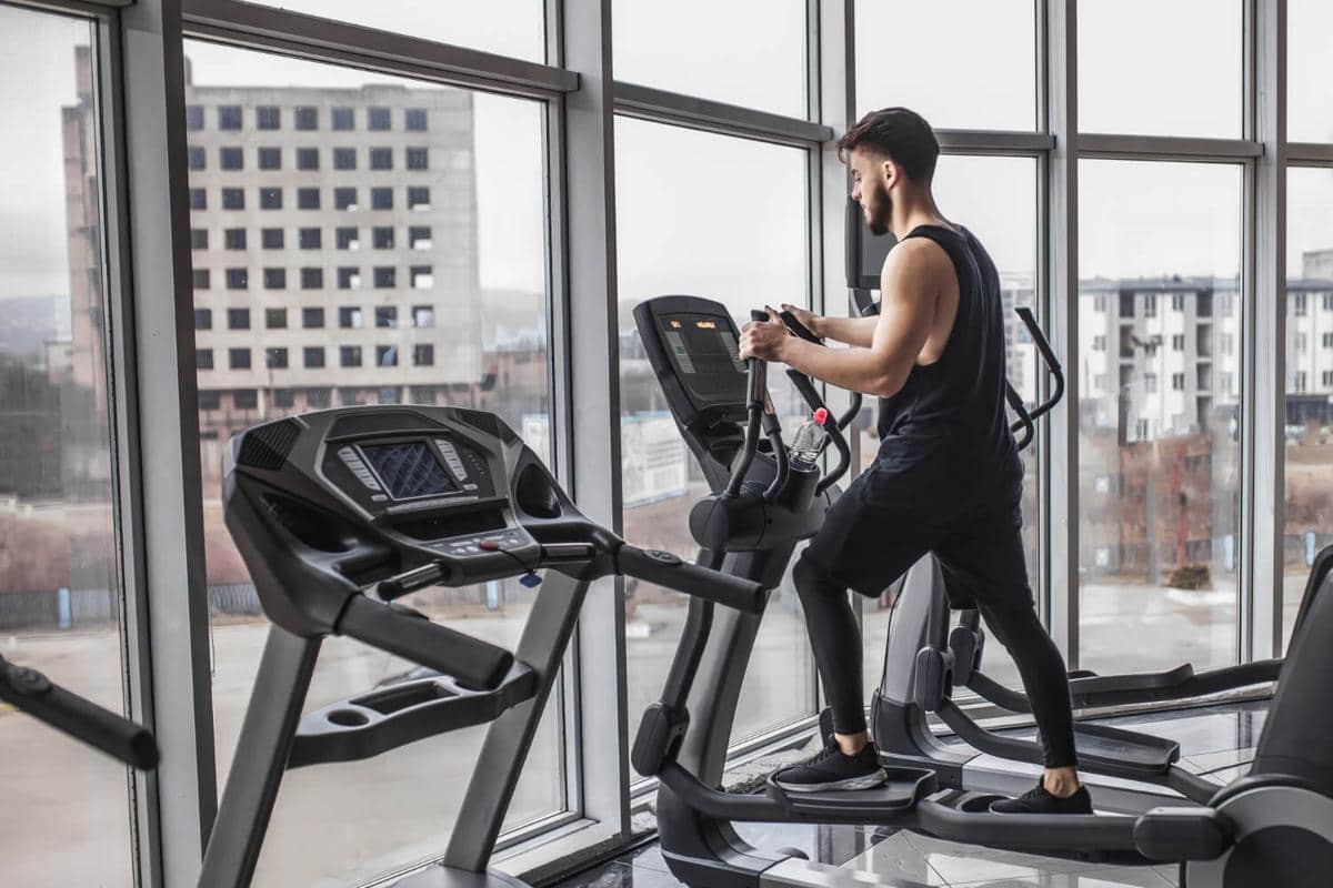 ilustrasi olahraga, gym, latihan elliptical