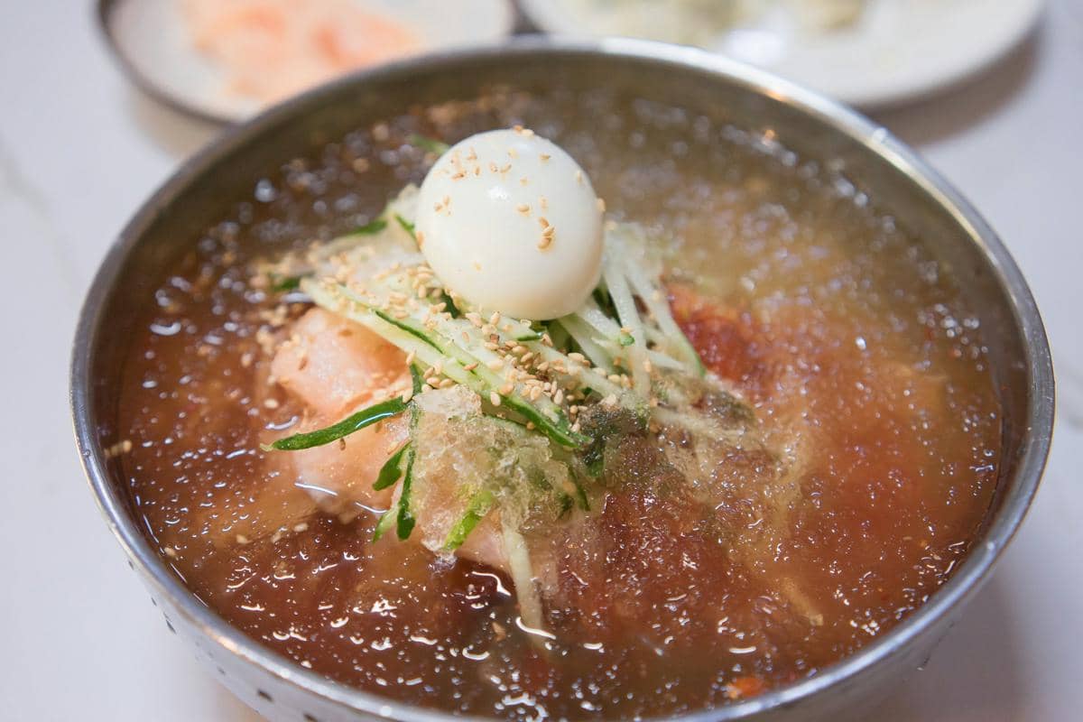 Resep Mul Naengmyeon Korea, Mie Dingin Segar untuk Cuaca Panas