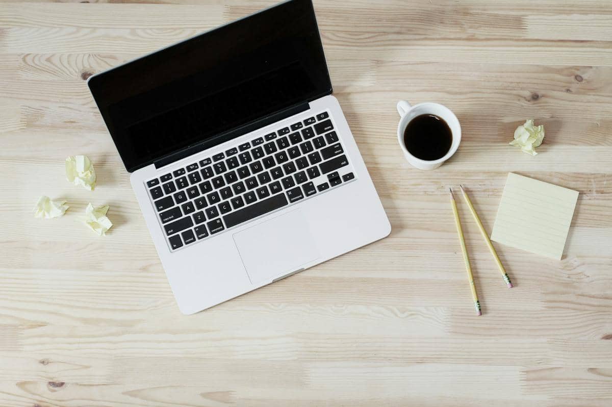ilustrasi laptop