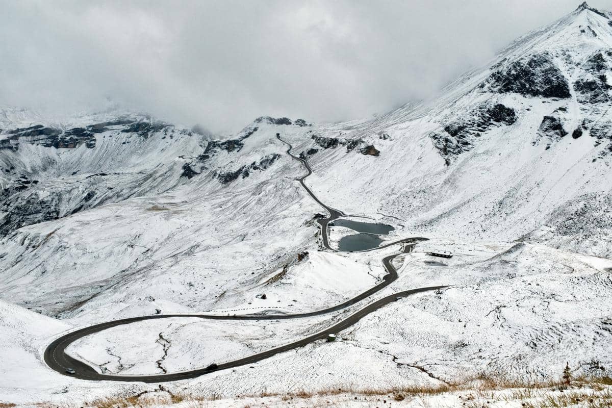 ilustrasi Grossglockner High Alpine Road, Austria