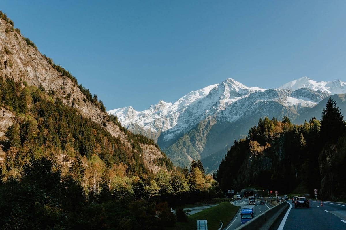 ilustrasi Route des Grandes Alpes, Prancis 