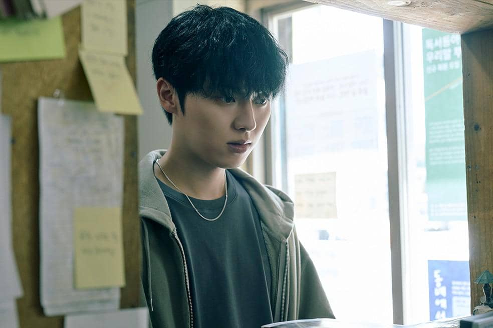 8 Karakter Ikonik Choi Hyun Wook sebelum Notes from the Last Row