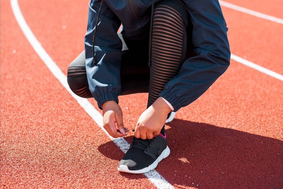 ilustrasi sepatu running 