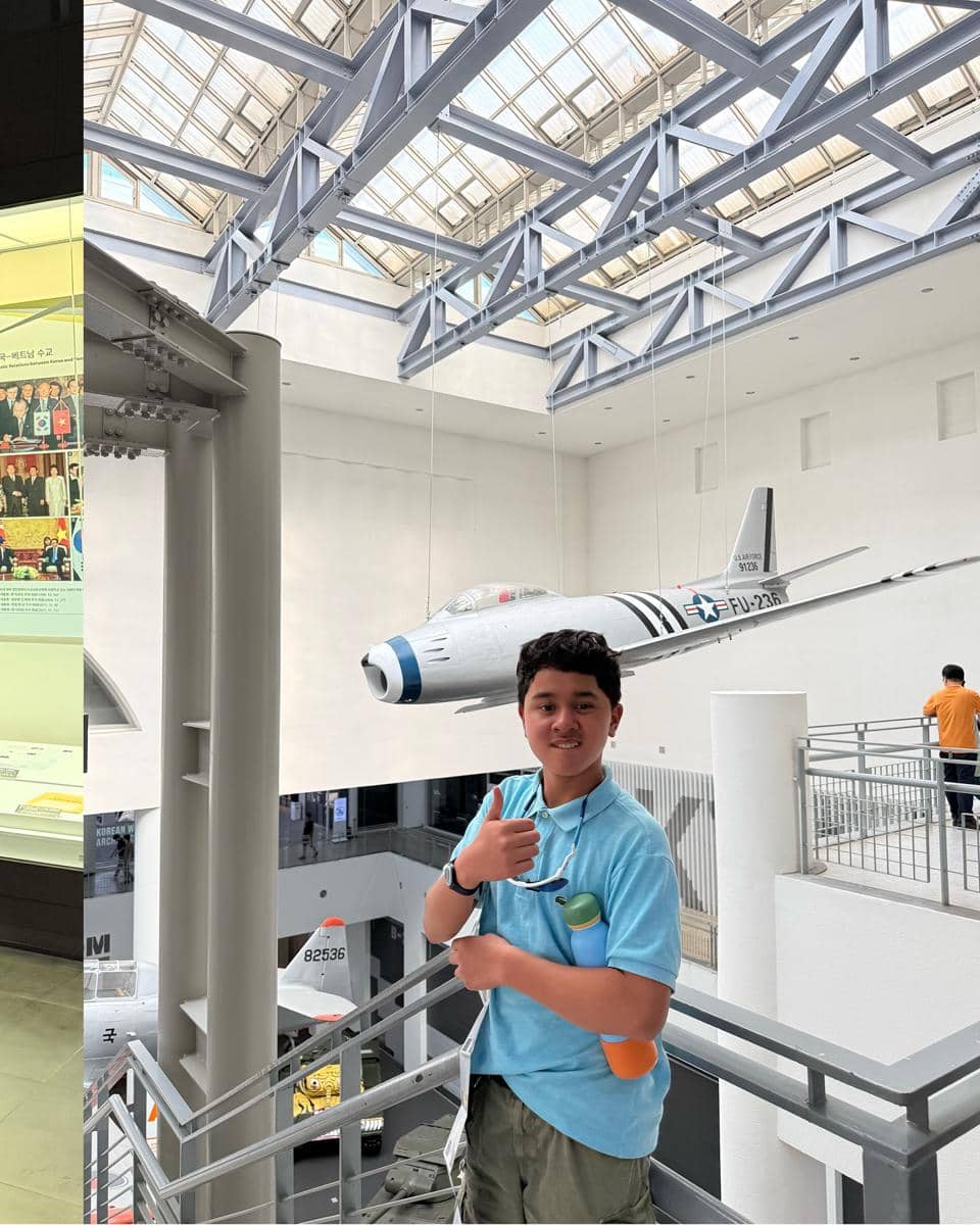 Marcella Zalianty ajak anak ke monumen perang Korea