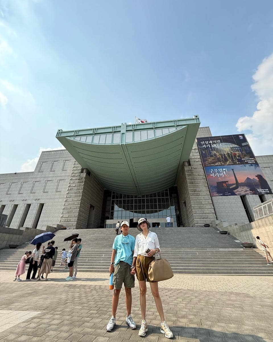 Marcella Zalianty ajak anak ke monumen perang Korea