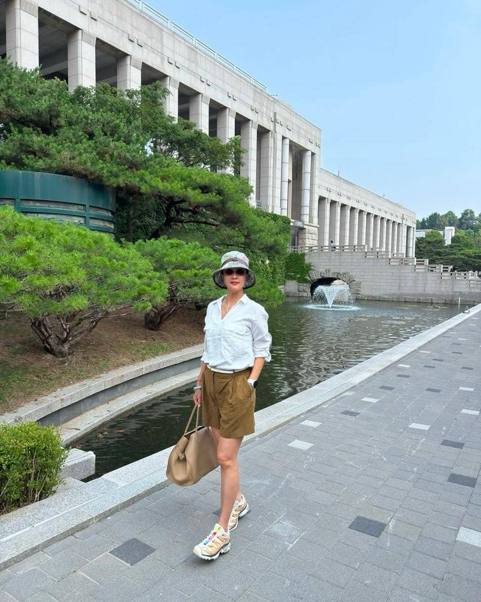Marcella Zalianty ajak anak ke monumen perang Korea