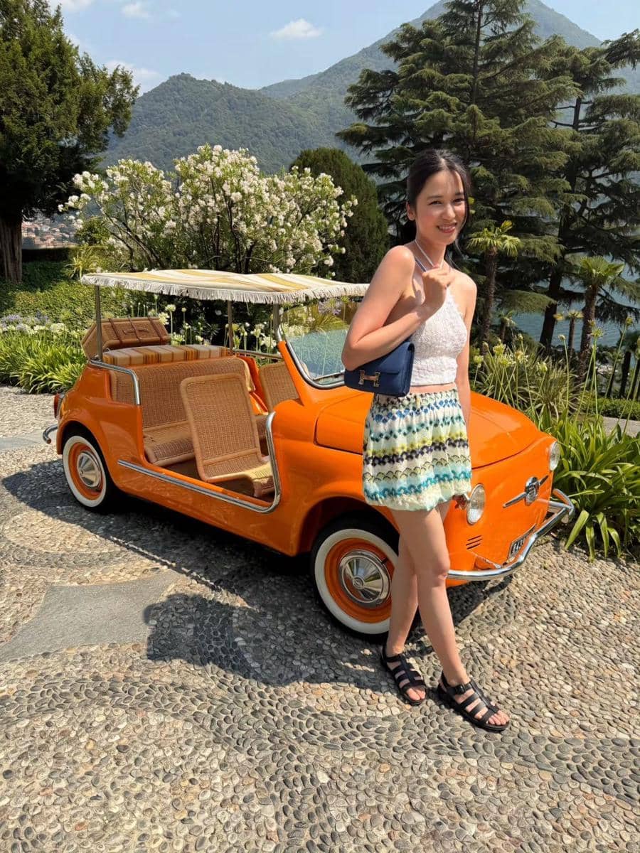 Laura Basuki menginap di hotel mewah di tepi Danau Como