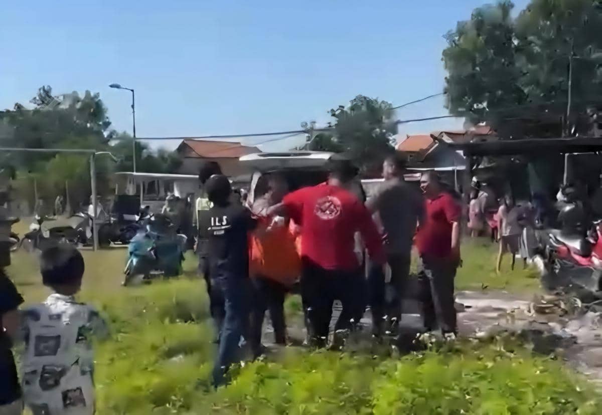 Pria Misterius Tewas Tertabrak Kereta di Krian