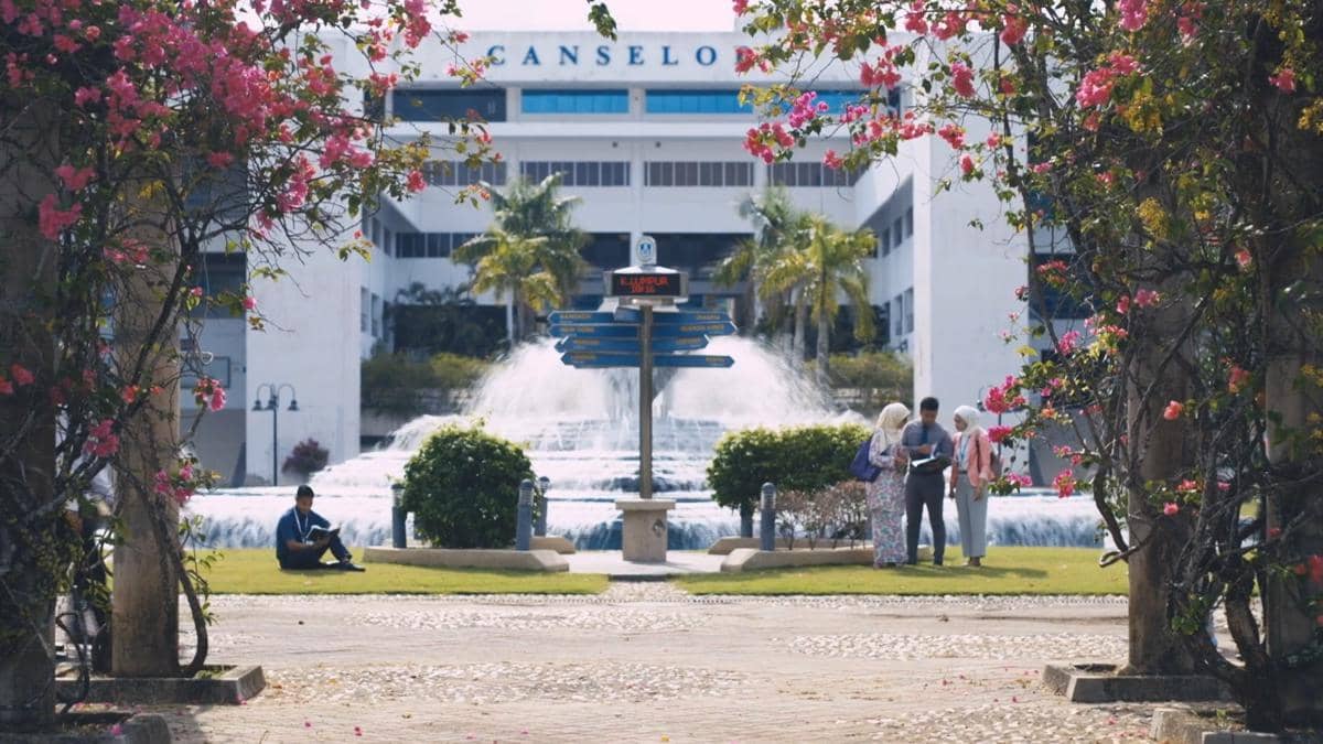 VS--YouTube-UUMCORPORATEVIDEO2020-0’29”.jpg