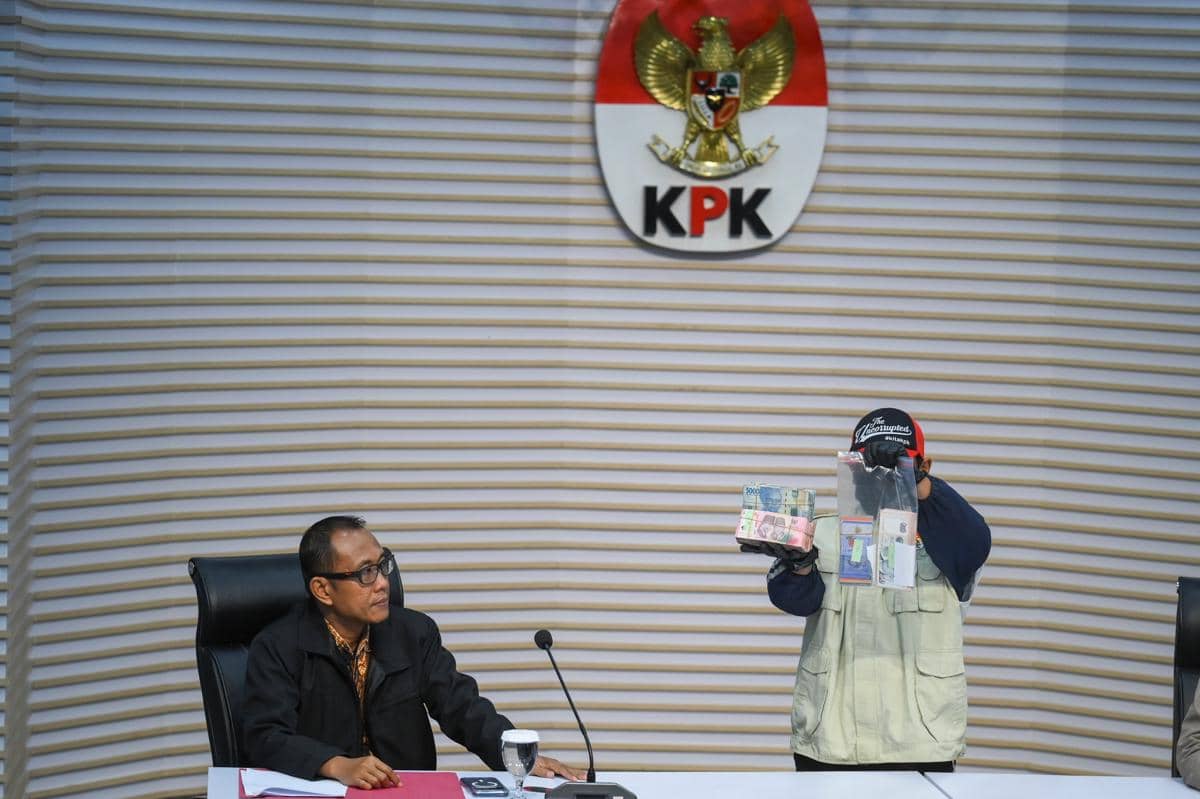 antarafoto-barang-bukti-ott-bupati-langkat-syah-afandin-1783165590.jpg