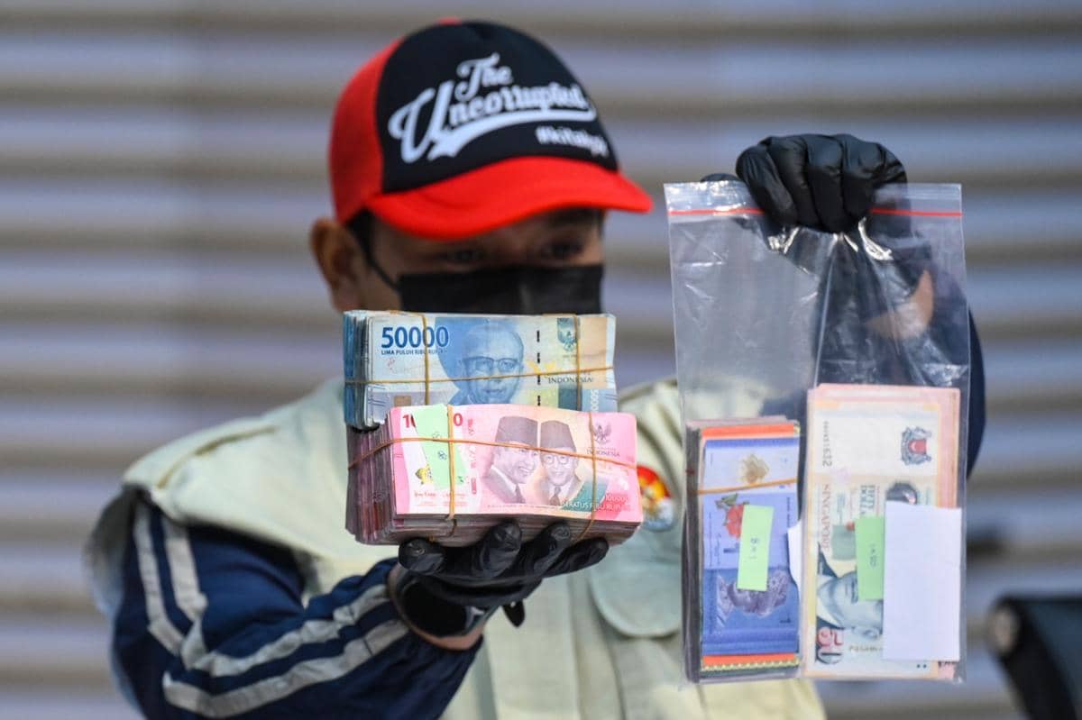 Barang bukti OTT Bupati Langkat Syah Afandin