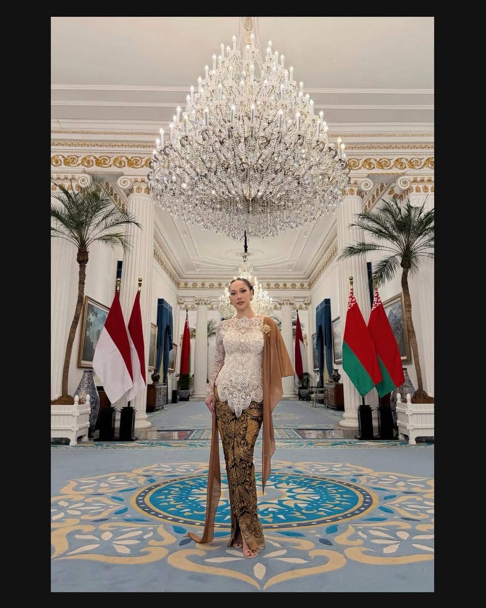kebaya Bunga Citra Lestari