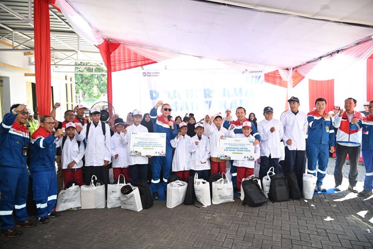 Pertamina Berbagi Semangat Belajar, Salurkan 200 Paket Seragam Sekolah