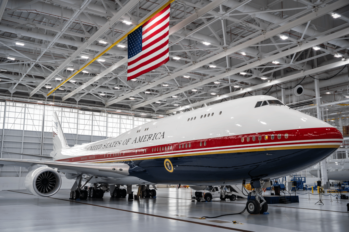 potret pesawat Kepresidenan Amerika Serikat terbaru (Air Force One) dengan kode VC-25B Bridge yang menggunakan basis Boeing 747-8