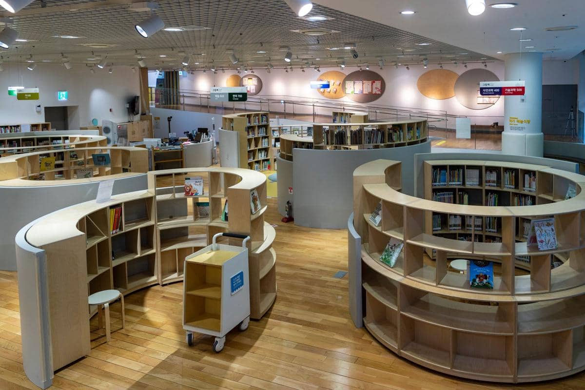 Ilustrasi perpustakaan