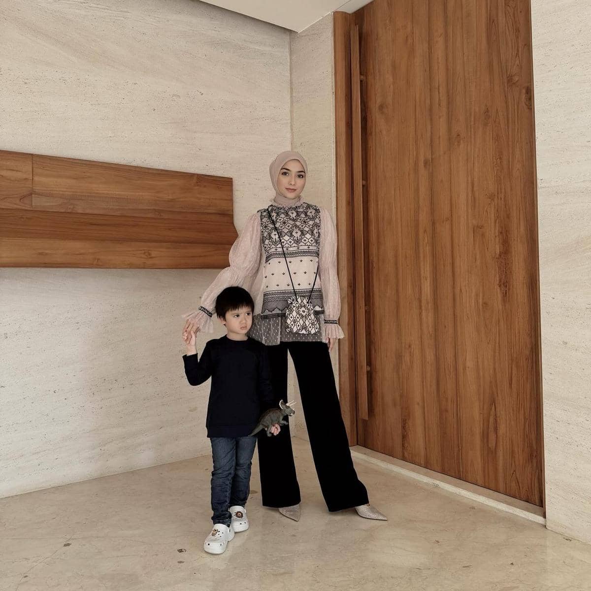 OOTD antar anak ke sekolah