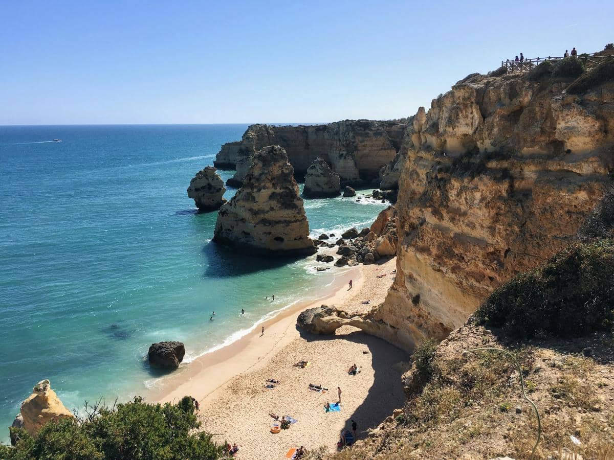 5 Pantai Terindah di Portugal untuk Liburan Musim Panas, Bikin Betah!