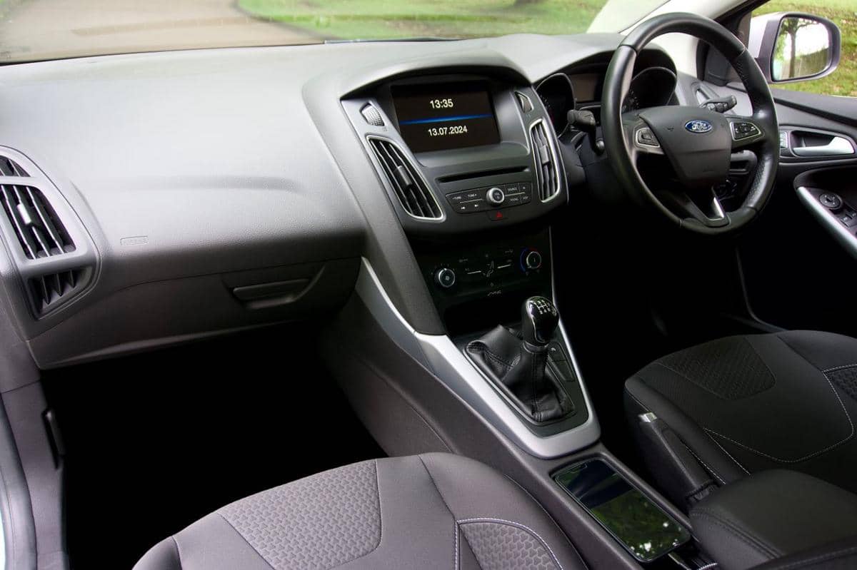 ilustrasi interior mobil