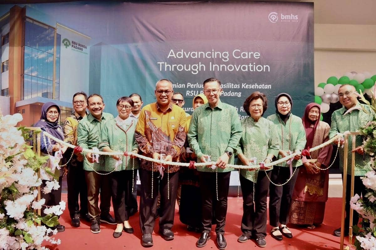 Peresmian perluasan fasilitas RSU Bunda Padang. Peresmian ini turut menghadirkan sistem bedah robotik pertama di Sumatera Barat. (Dok. RS Bu