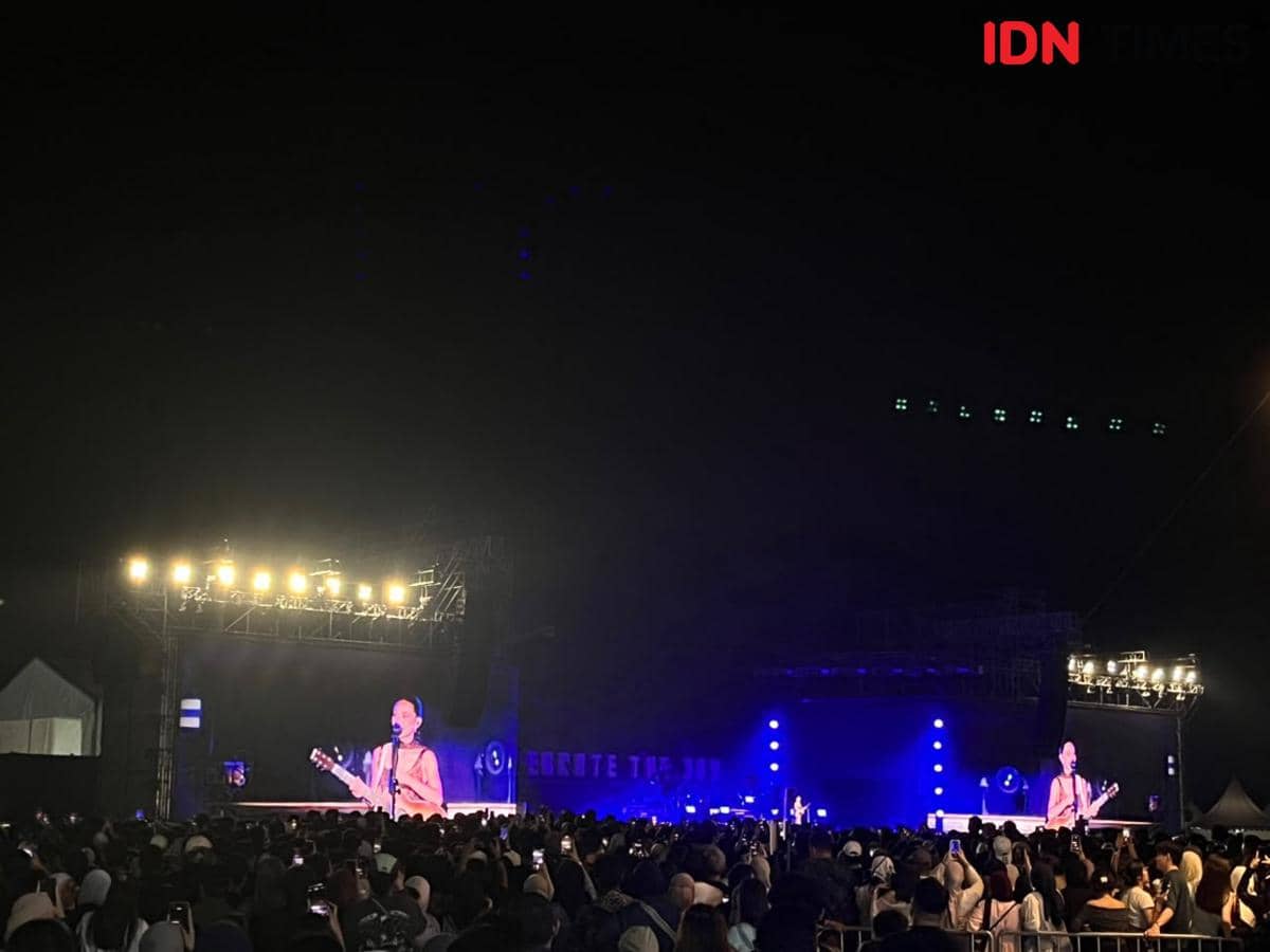 Hari Kedua Prambanan Jazz Festival 2026, Ada Lamaran di Pentas NIKI