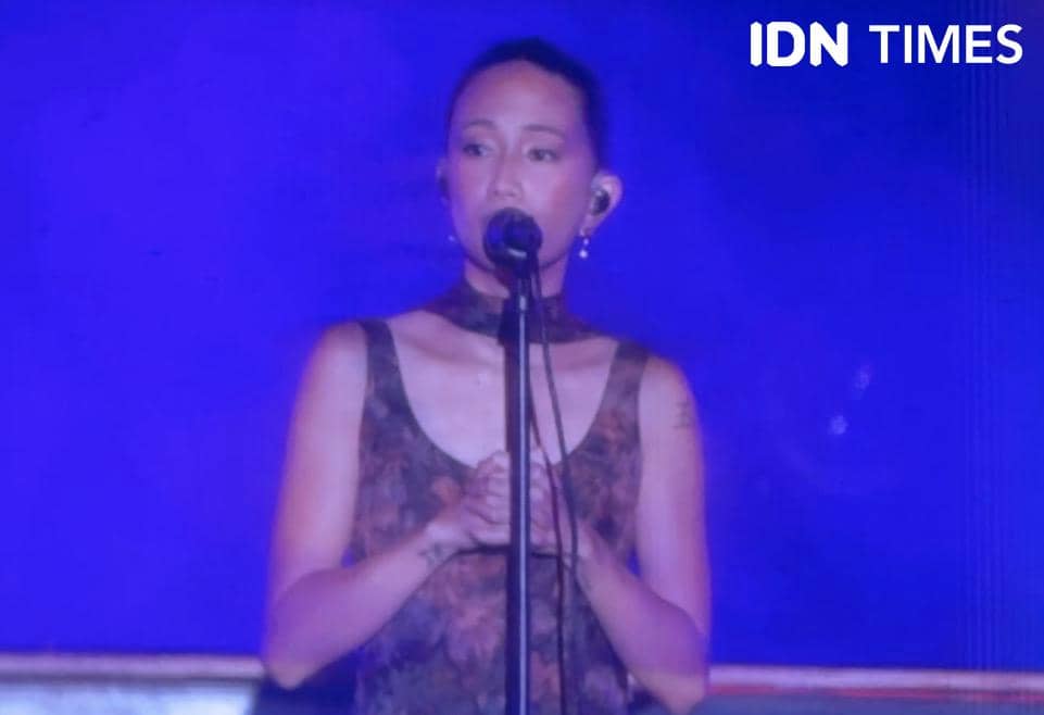 penampilan NIKI di Prambanan Jazz Festival 2026