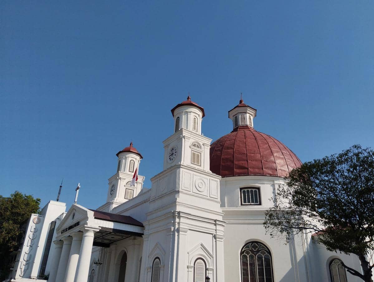 Cuaca berawan di atas Gereja Blenduk Kawasan Kota Lama Semarang. (IDN Times/Dhana Kencana)