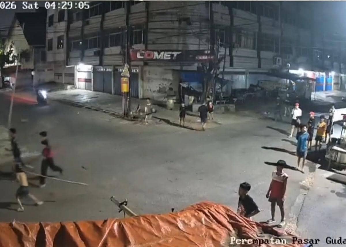 Tawuran Remaja di Bandar Lampung Terekam CCTV, Polisi Buru Pelaku