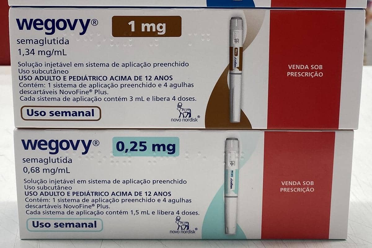 Dua kotak obat Wegovy semaglutida dosis 1 mg dan 0,25 mg dengan pena injeksi siap pakai untuk penggunaan mingguan.