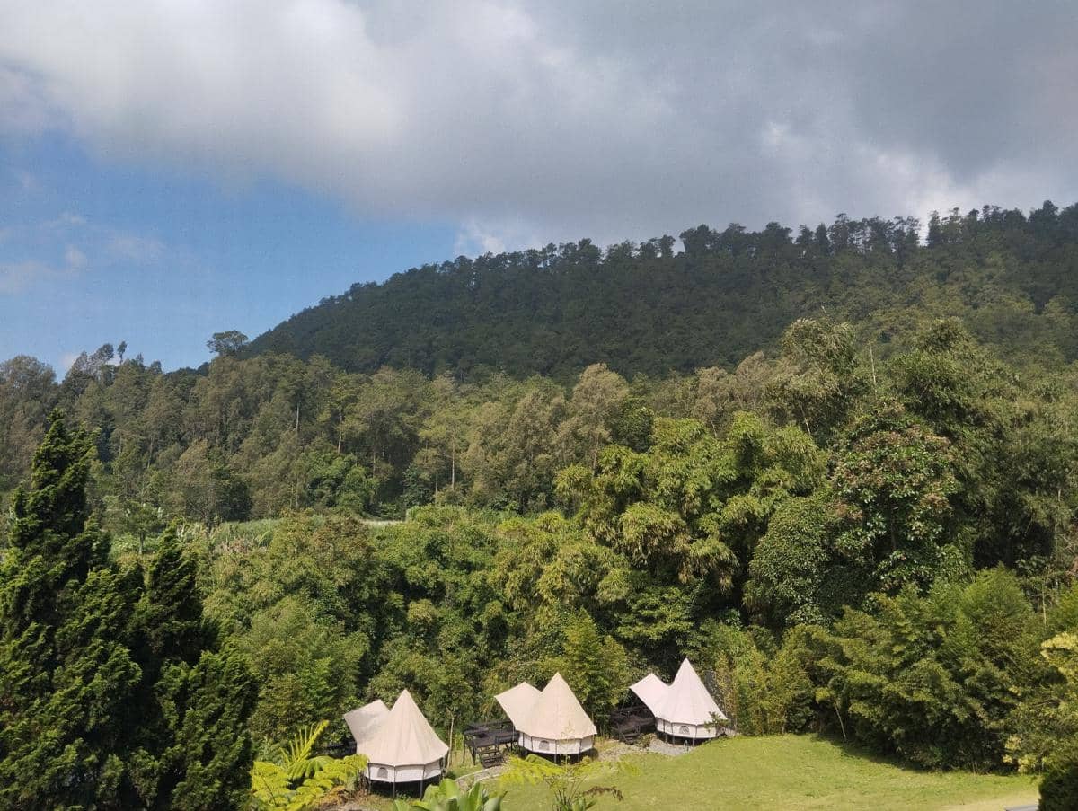 Cuaca cerah berawan awan tebal di Salatiga. (IDN Times/Dhana Kencana)
