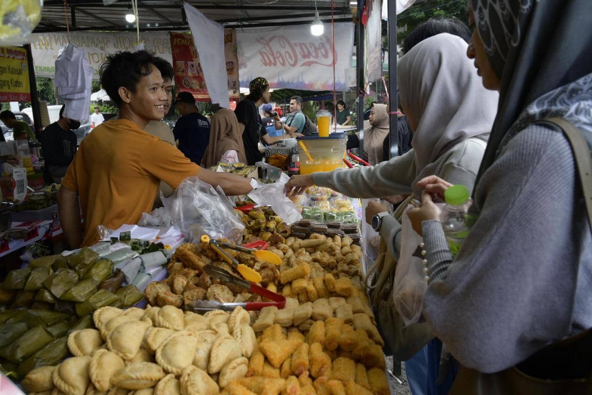 7 Makanan yang Wajib Dicoba saat Datang ke Pameran Expo, Favoritmu?