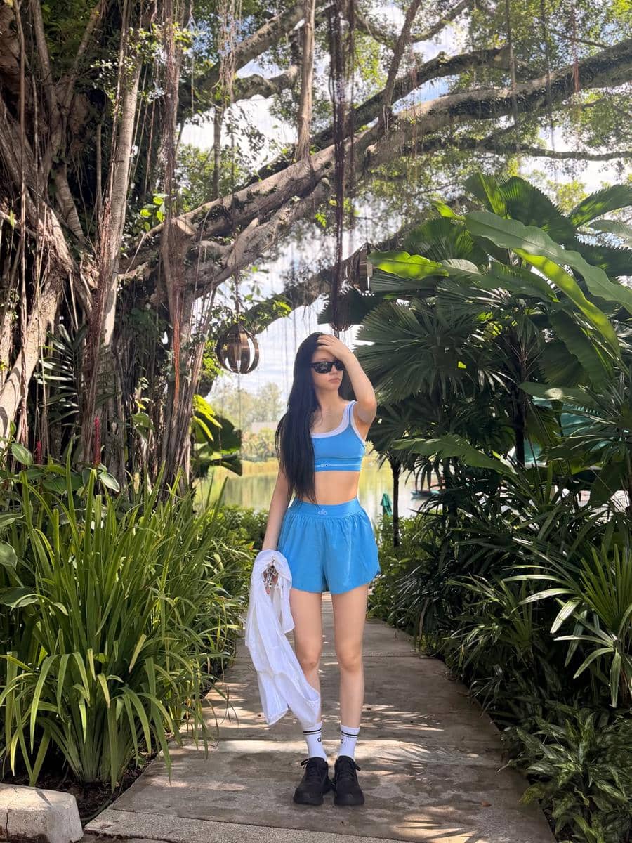 outfit liburan musim panas ala Bahiyyih Kep1er