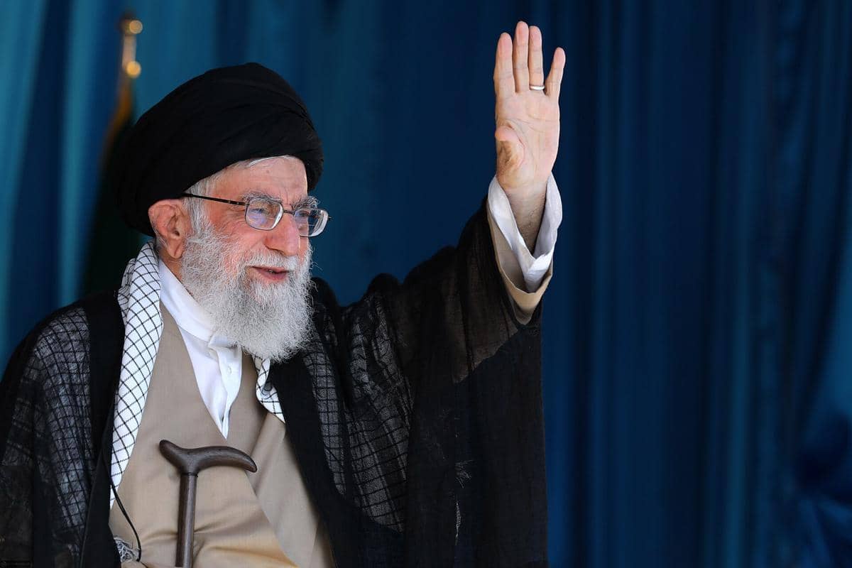 Sisi Lain di Balik Duka Pemakaman Khamenei, Terasa seperti Festival