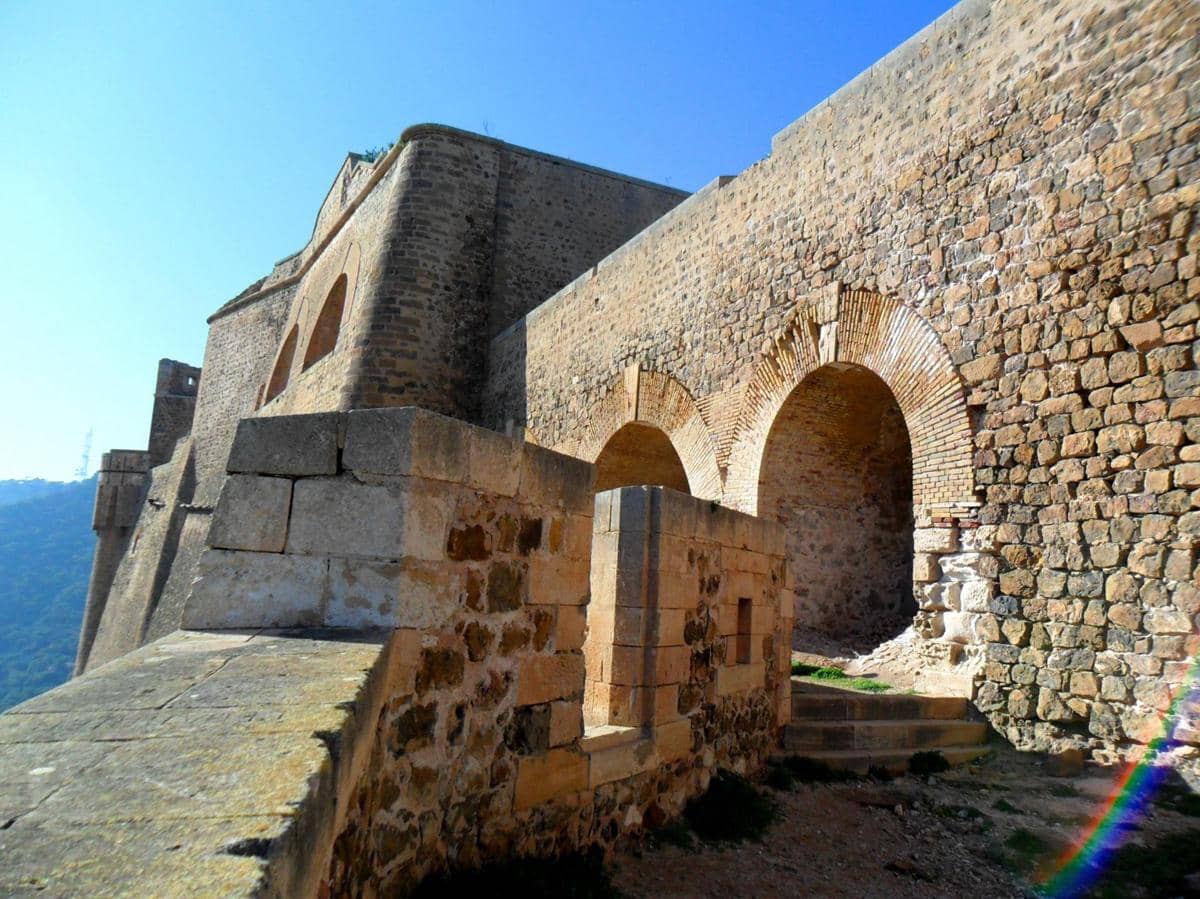 potret benteng Santa Cruz di Oran